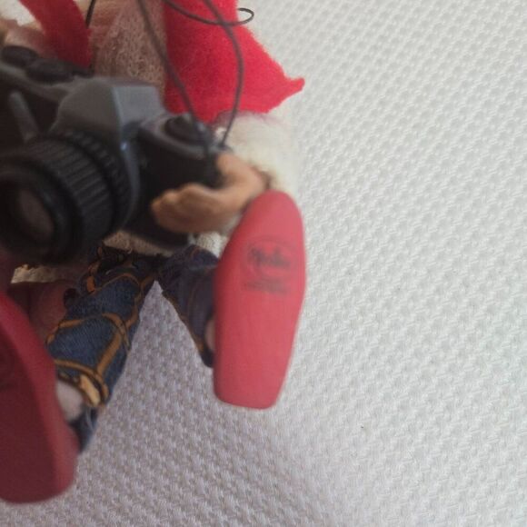 Byers Choice Kindles Christmas Ornament Photographer With Camera - Picture 6 of 6